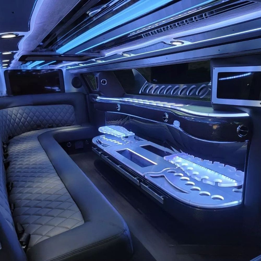Why Choose an SUV Limo in Seattle